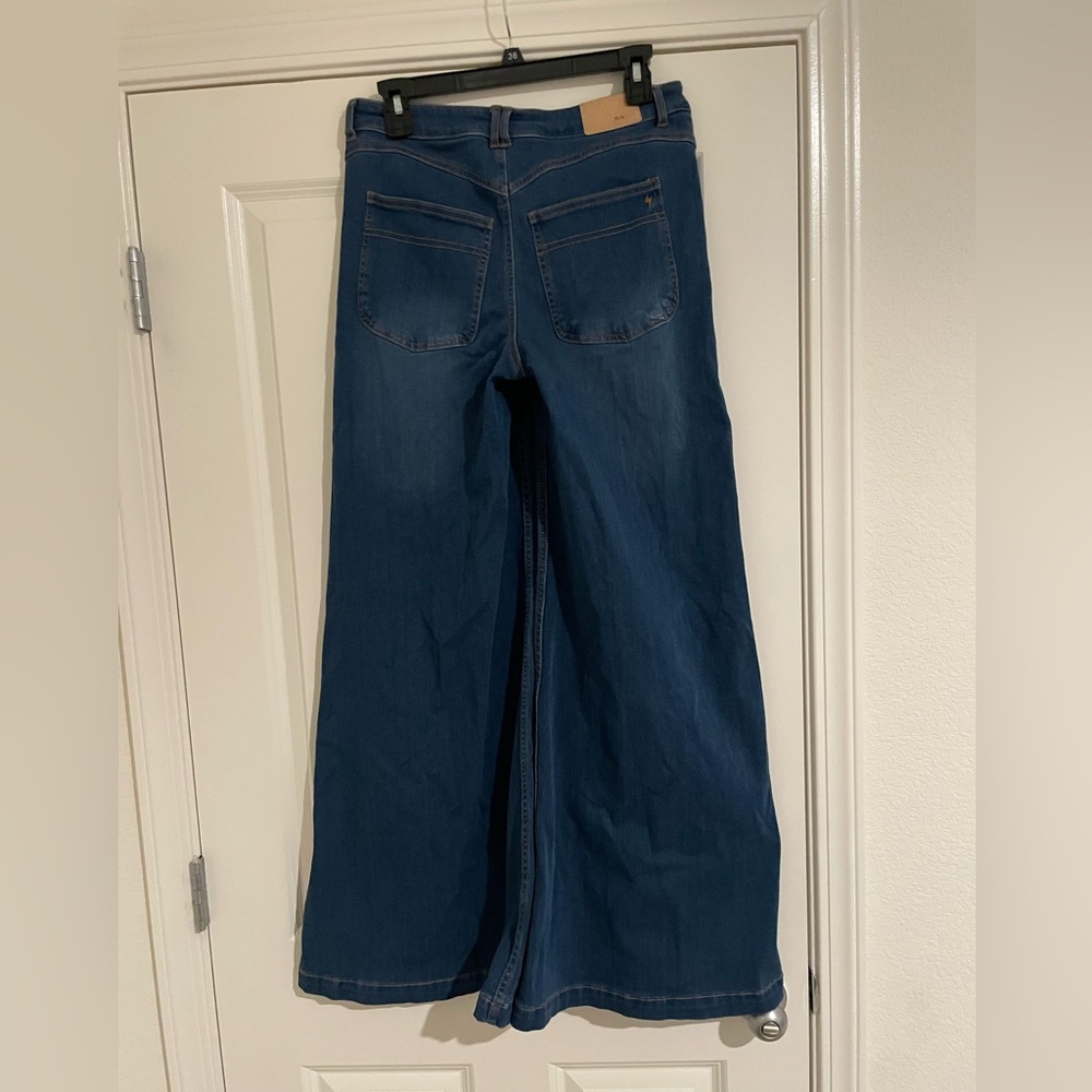 Popflex Superstretch Midrise Wide Leg Jeans - Medium, 32”inseam, Medium Wash. - Picture 4 of 8